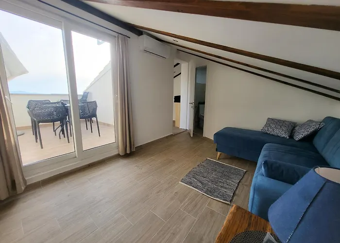 Rustic House Diklo 20M From The Sea