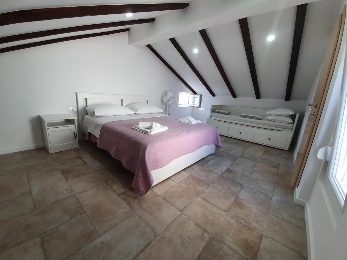Rustic House Diklo 20m From The Sea