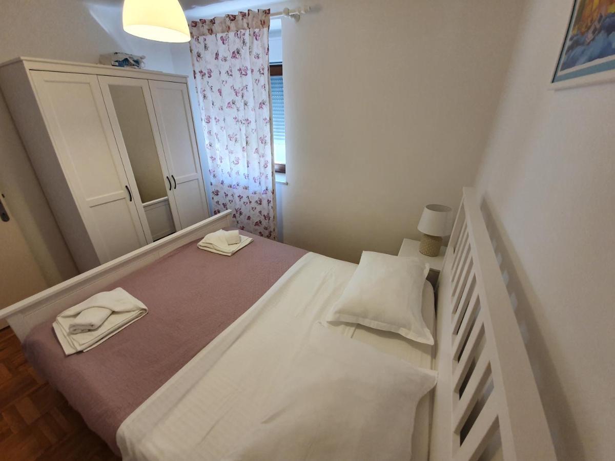 Apartment Rustic House Diklo 20m From The Sea