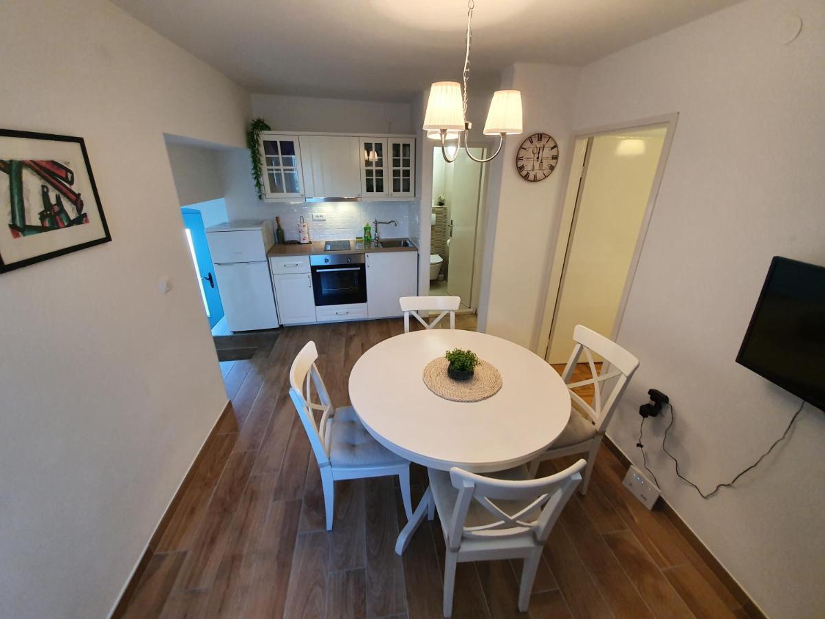 Apartment Rustic House Diklo 20m From The Sea Zadar