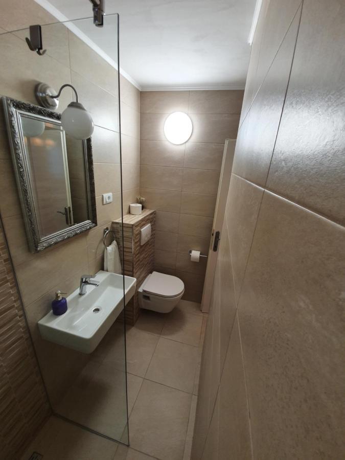 Apartment Rustic House Diklo 20m From The Sea
