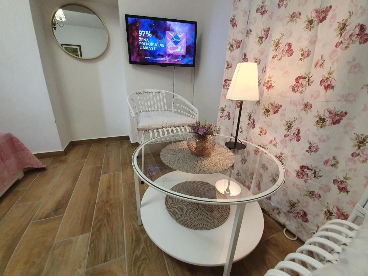 Apartment Rustic House Diklo 20m From The Sea