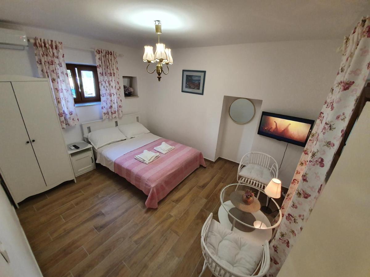 Rustic House Diklo 20m From The Sea *